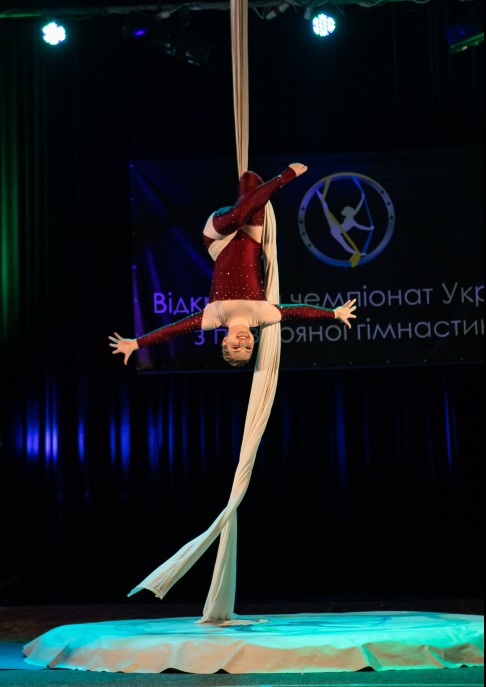 Днепрянка победила на чемпионате Украины по воздушной гимнастике
