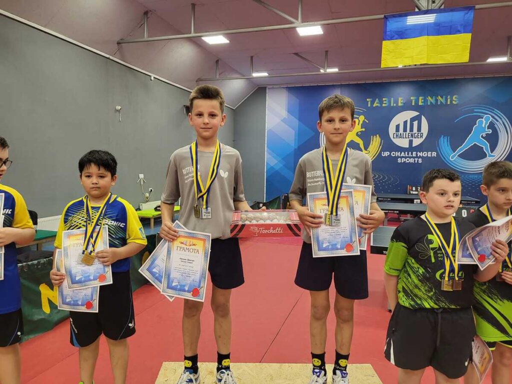 Спортсмени Дніпропетровщини вибороли вісім медалей на Чемпіонаті України з настільного тенісу