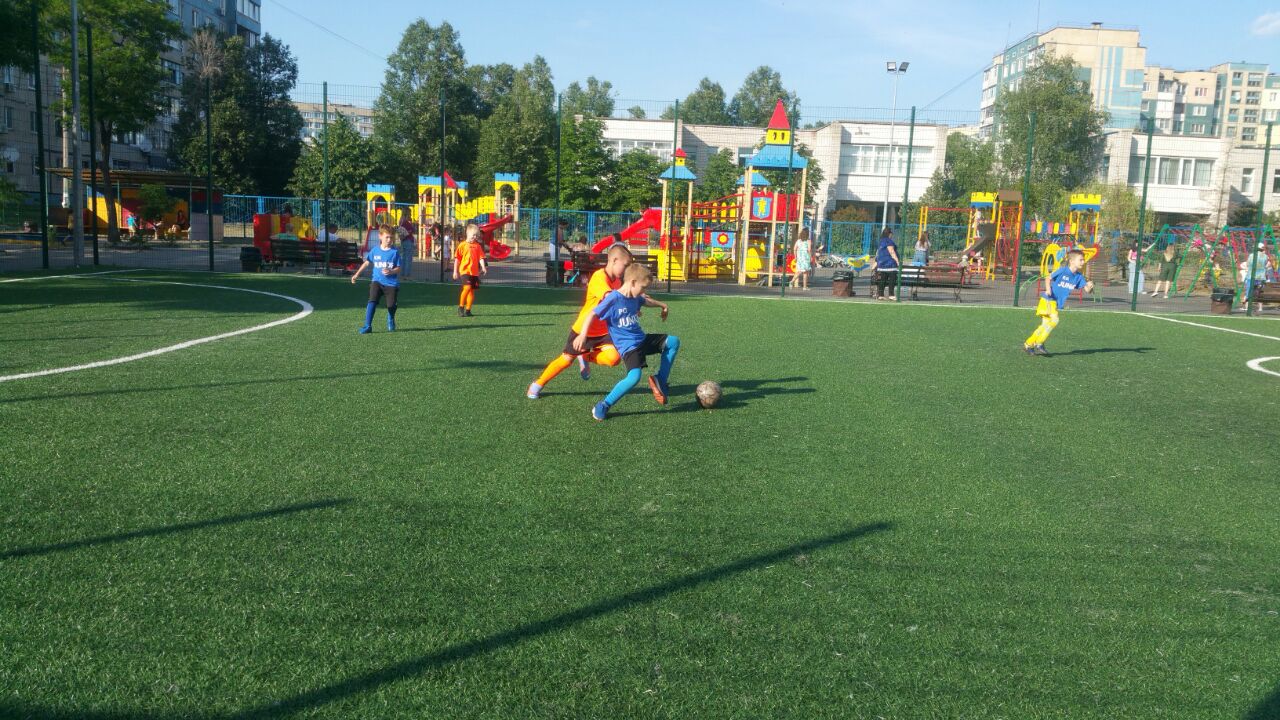  Юні футболісти Кам'янського змагалися за звання кращого