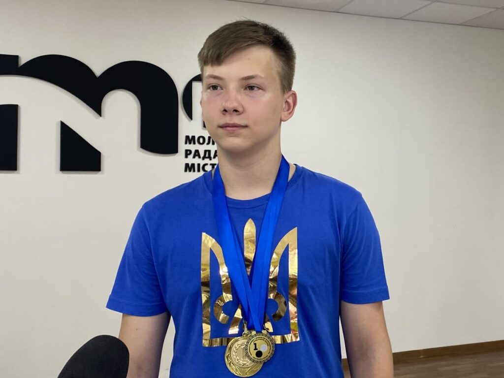 В Каменском поздравили победителей и призеров чемпионата Украины по шашкам-100