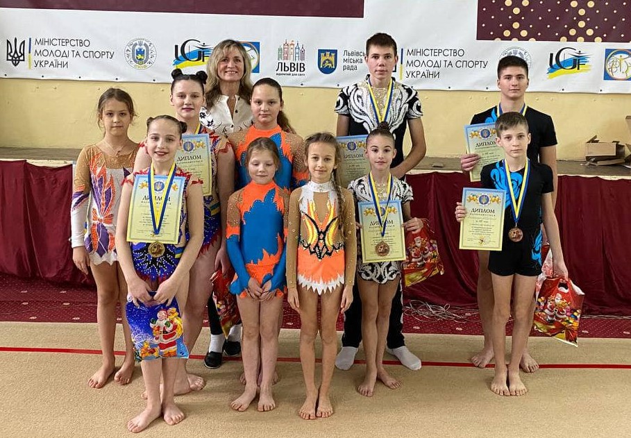 Спортсмени з Дніпропетровщини виступили на Всеукраїнському турнірі зі спортивної акробатики