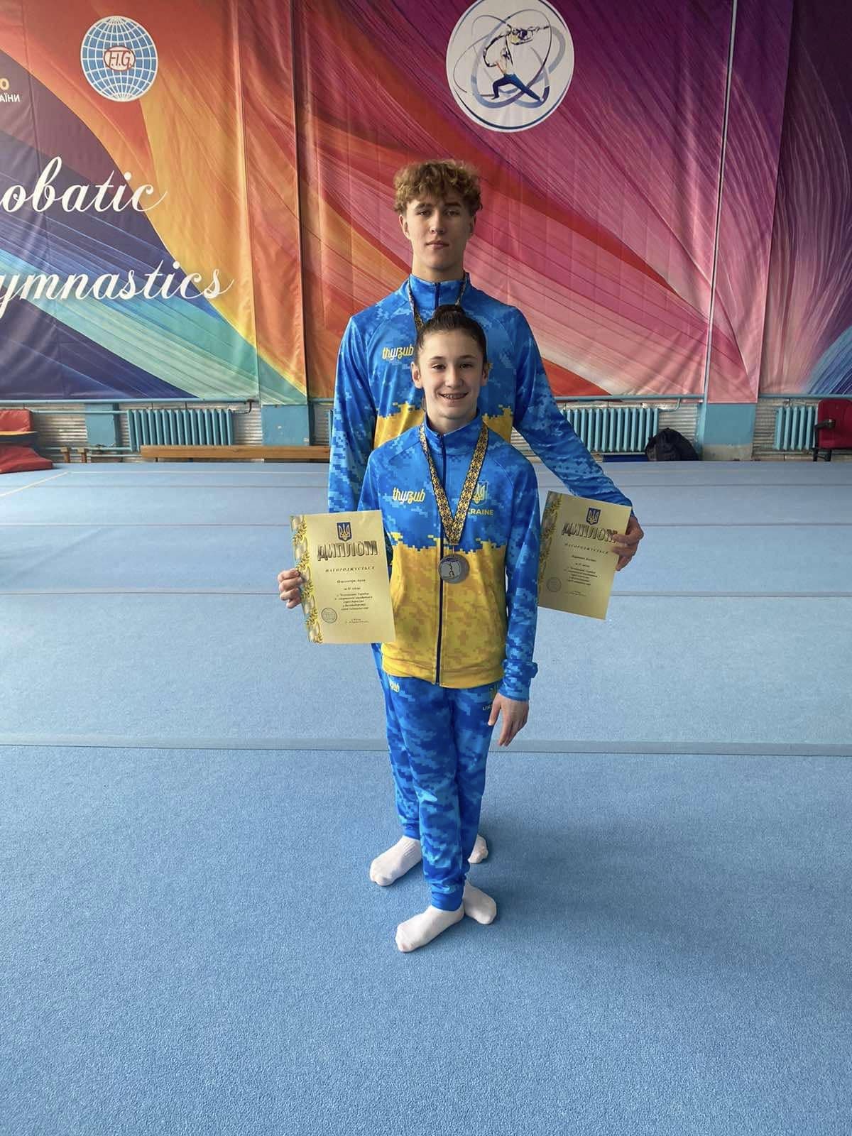 Каменские акробаты стали призерами чемпионата Украины в Виннице