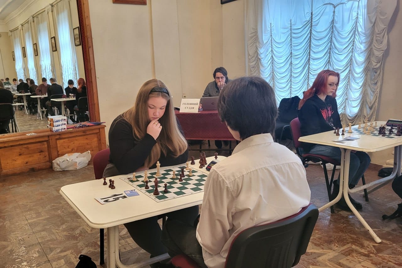 Кам'янські студенти та викладачі випробували свої сили в Студентській лізі з шахів