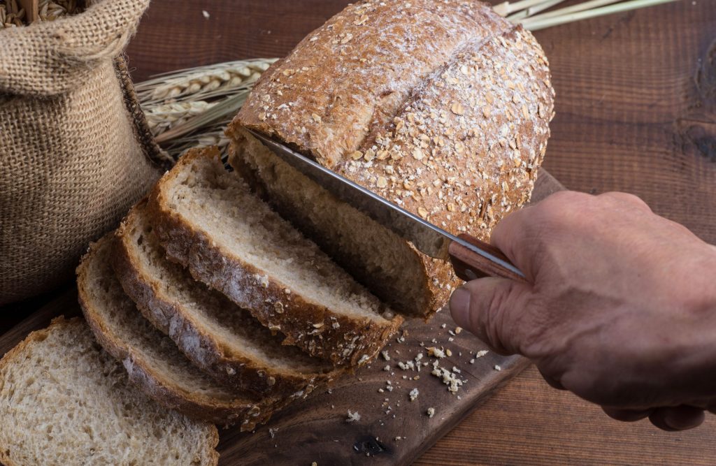 Хлеб на закваске поможет уменьшить вздутие живота