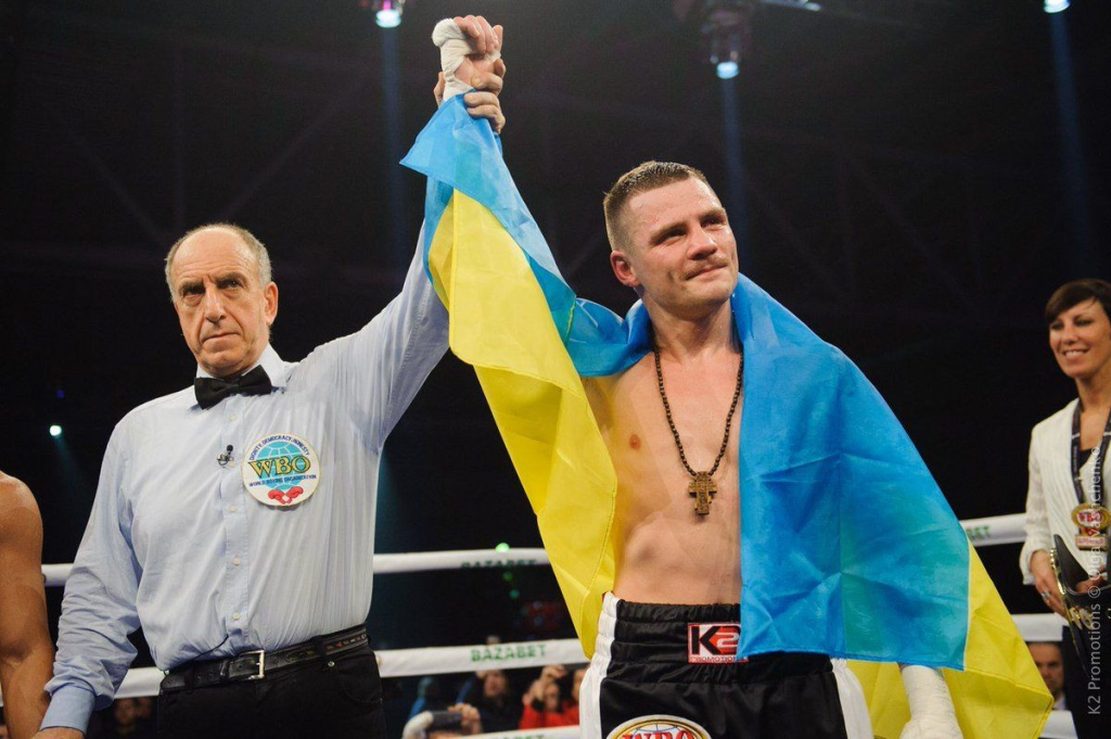 Украина имеет еще одного чемпиона: Денис Беринчик завоевал титул WBO в легком весе, одолев Эмануэля Наваррете