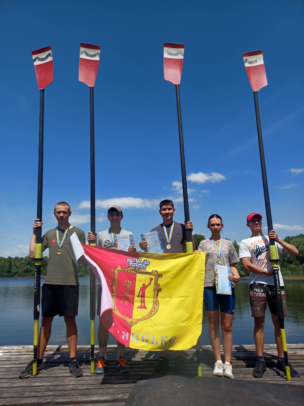 Кам'янські веслувальники стали першими на обласному чемпіонаті