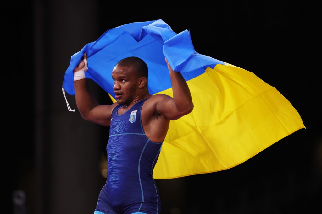 Беленюк і Насібов вийшли до півфіналу Олімпіади-2024 у греко-римській боротьбі