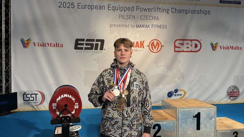 Кам'янчанка Домініка Атаєва виборола чотири медалі чемпіонату Європи з пауерліфтингу та виконала норматив МС(відео)