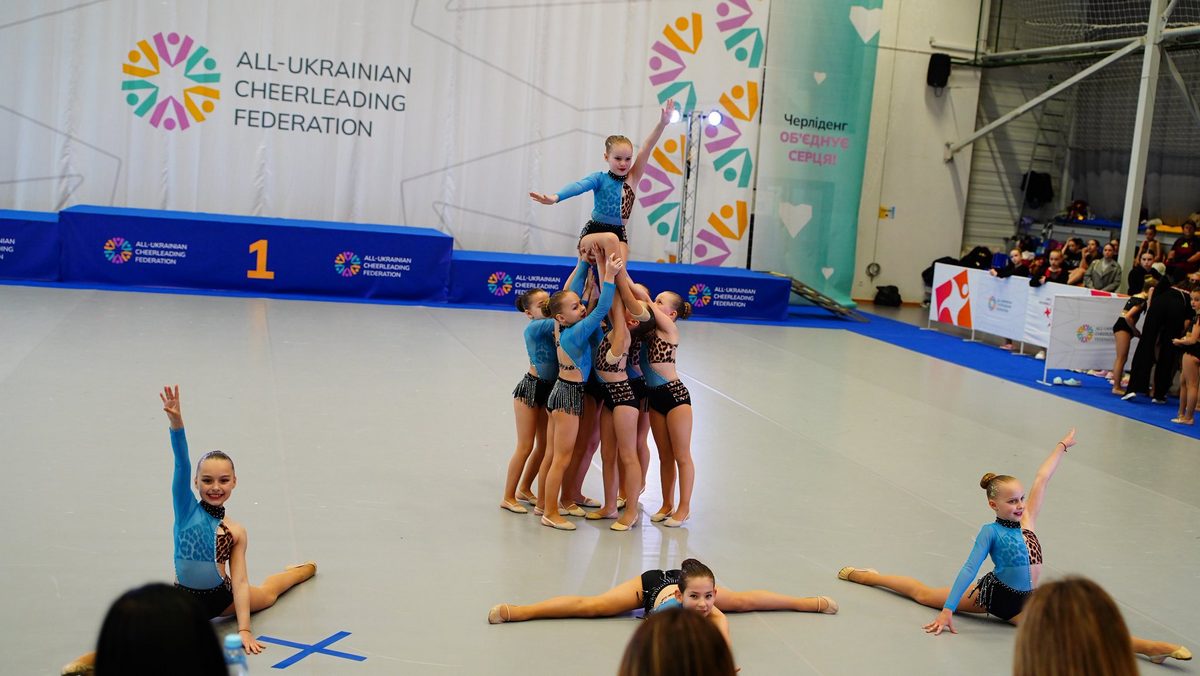 Черлідери Кам'янського здобули 13 медалей на чемпіонаті України у Львові