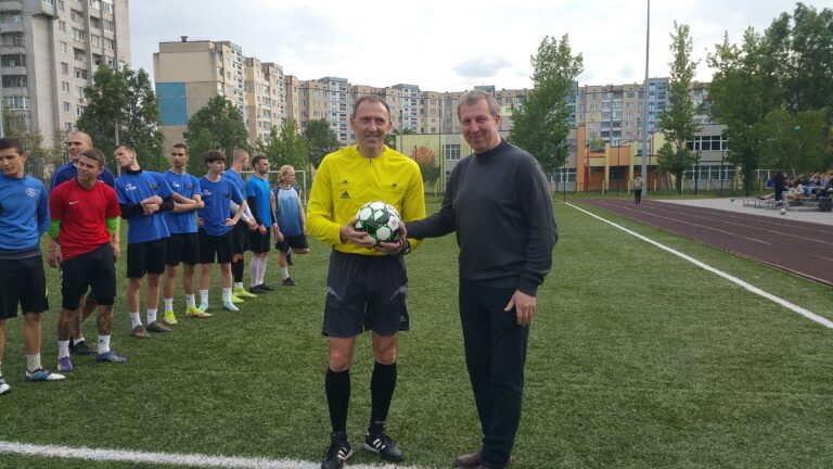 В Каменском стартовал чемпионат города по футболу