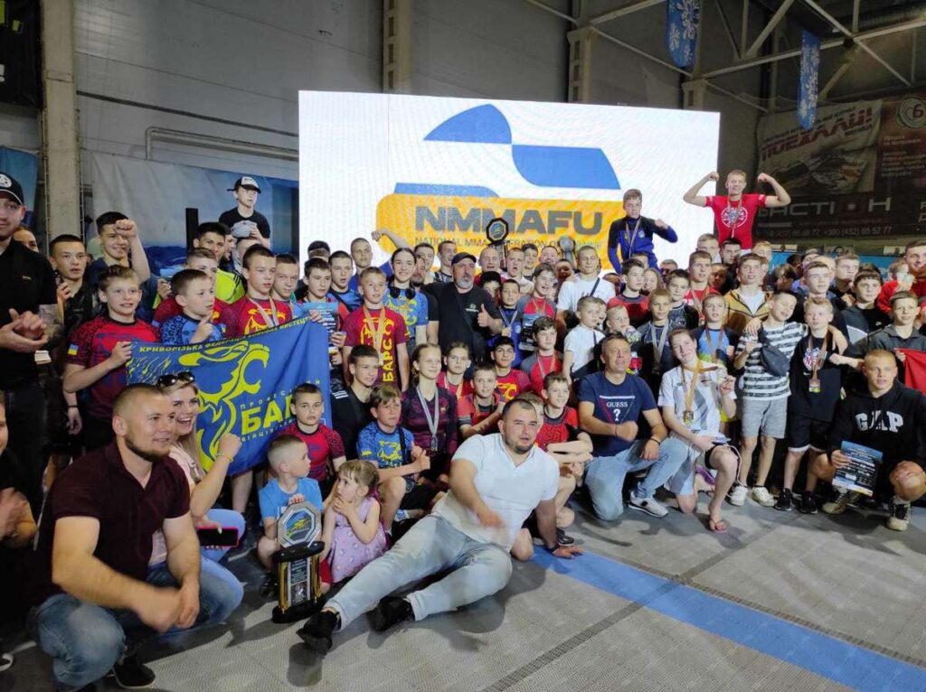 Сборная Днепропетровщины победила на чемпионате Украины по смешанным единоборствам