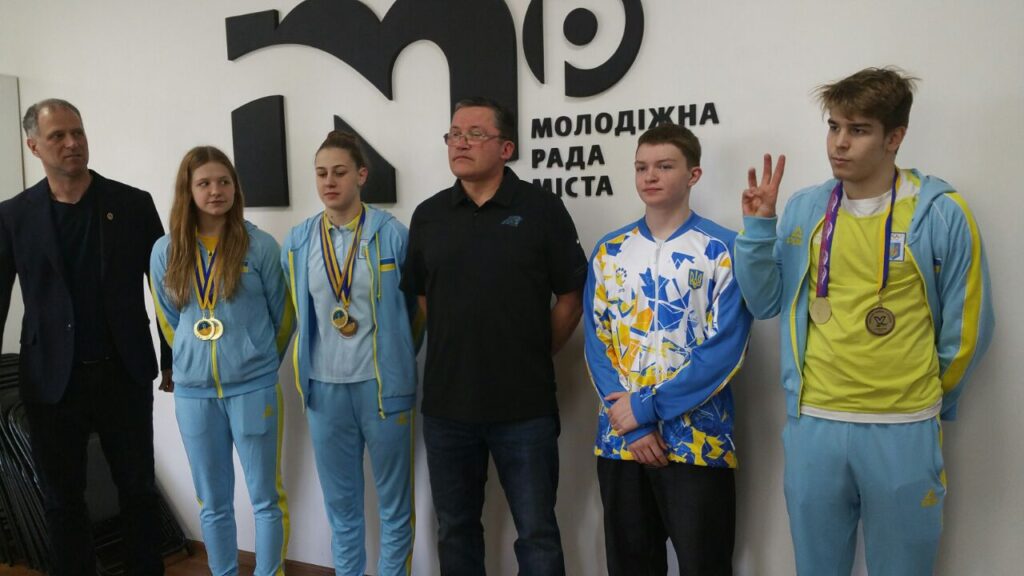 В Каменском чествовали пловцов 1 В Каменском чествовали пловцов