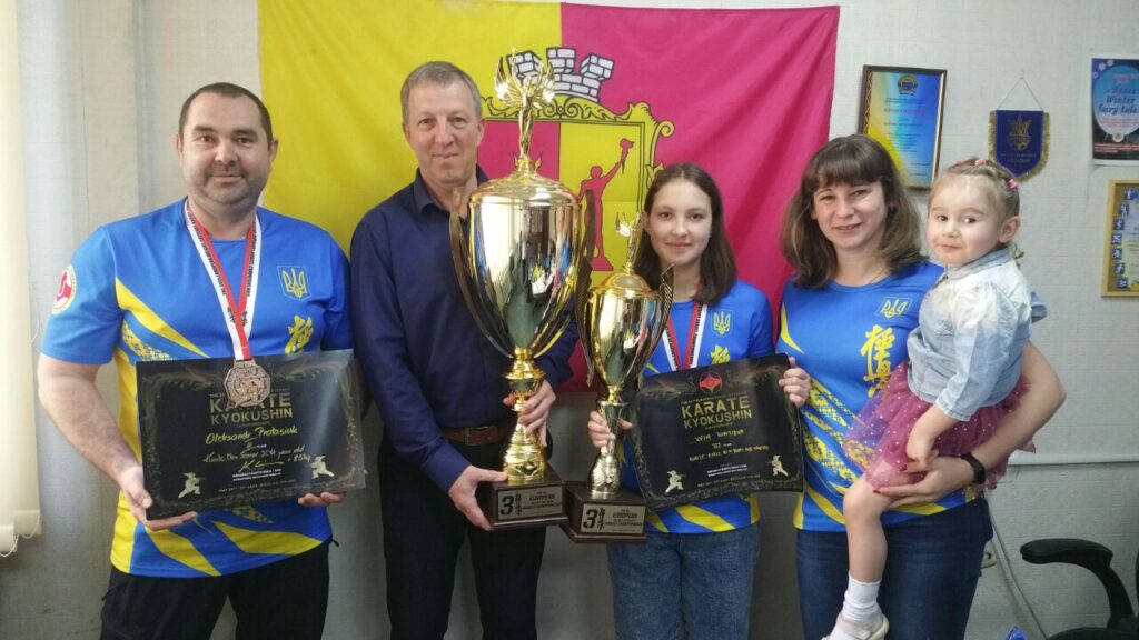 У Кам’янському вітали каратистів
