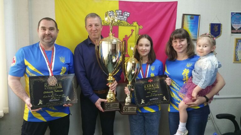 У Кам’янському вітали каратистів