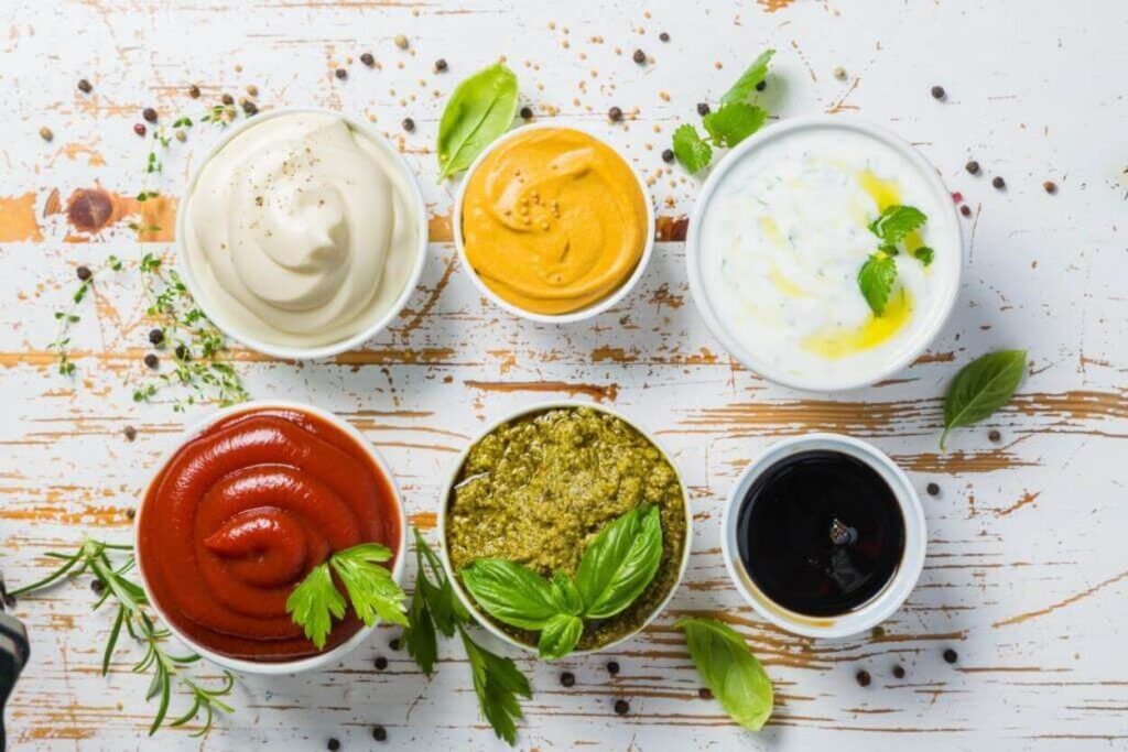 Вкус и польза: 5 соусов, которые обогатят ваши блюда
