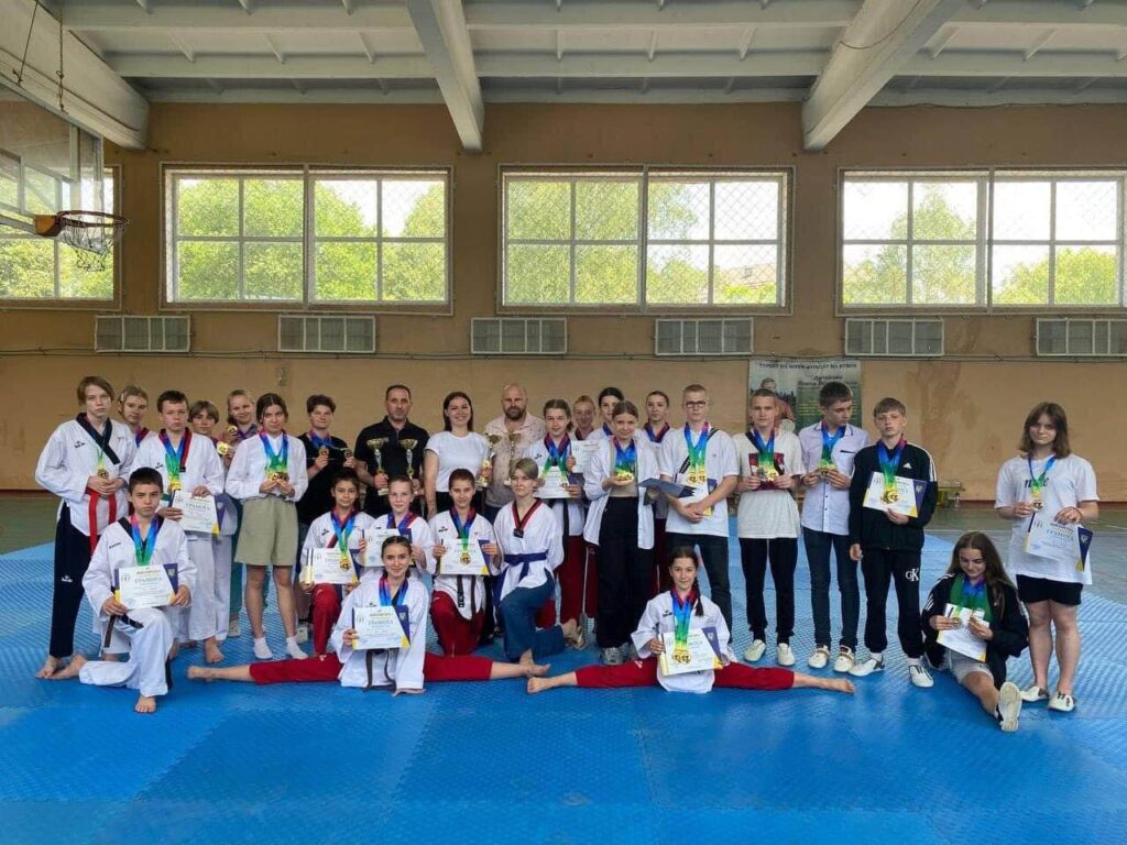 Команды каменских тхэквондистов стали призерами открытого чемпионата в Первомайске