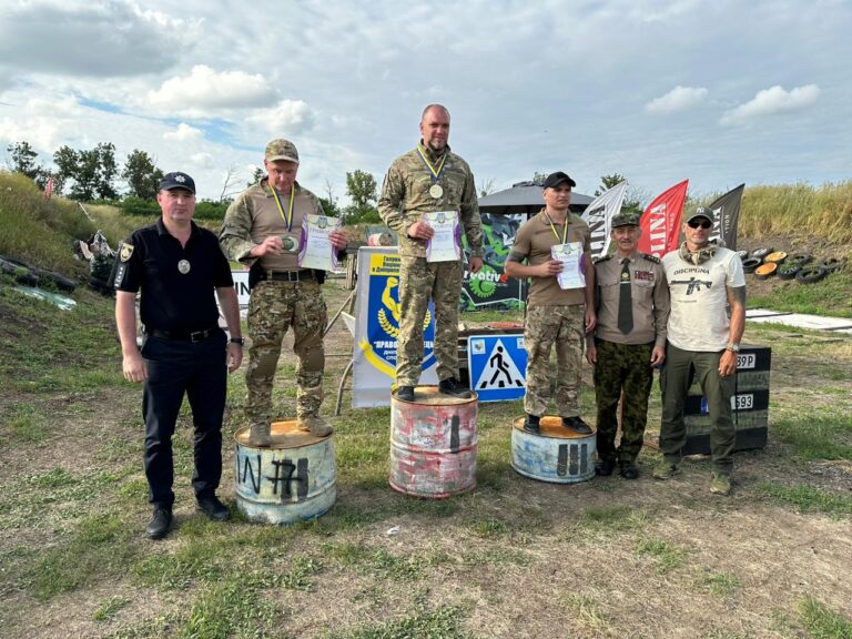 Поліцейські Дніпропетровщини змагалися у Чемпіонаті з практичної стрільби: як це було, дивіться у відео
