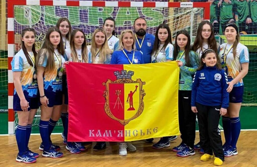 Вболіваємо за наших: гандболістки Кам’янського претендують на звання кращих гравчинь Вищої ліги