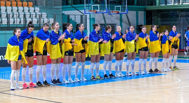 Українська збірна зазнає поразки в матчі проти Франції у Золотій Євролізі з волейболу