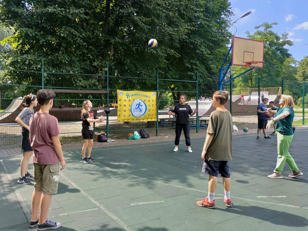 “Час здоров’я та спорту”: як молодь Кам’янського проводить спортивне літо