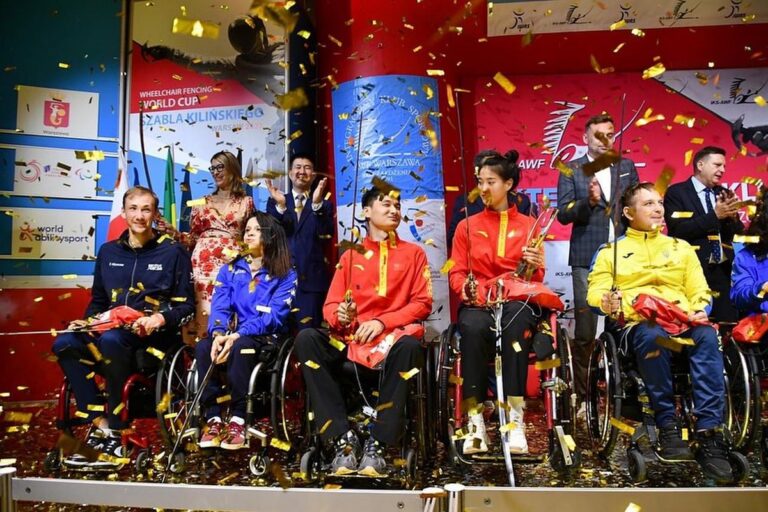 Українські паралімпійці стали другими на Кубку світу з фехтування на візках