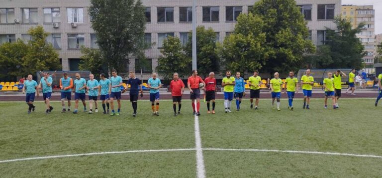 В Каменском отыграны игры 5-го тура чемпионата города по футболу: результаты