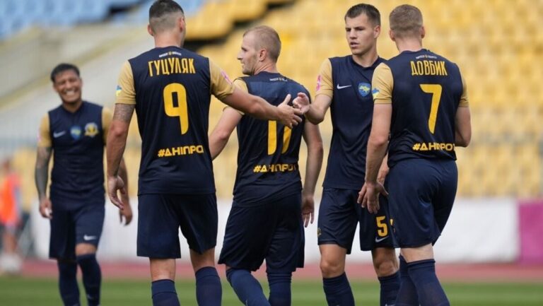 “Дніпро-1” програв “Панатінаїкосу” у кваліфікації Ліги чемпіонів