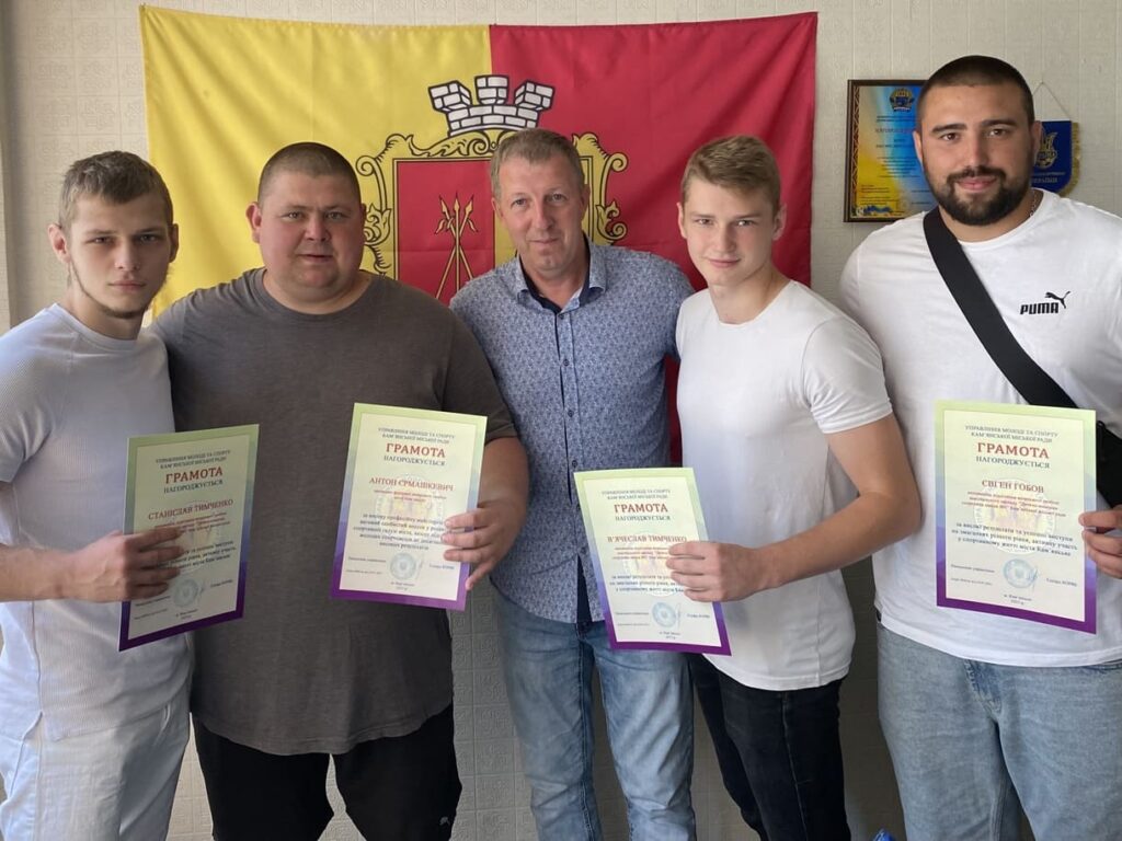 За високі результати та успішні виступи на змаганнях: у Кам’янському нагородили спортсменів “ДЮСШ №1”