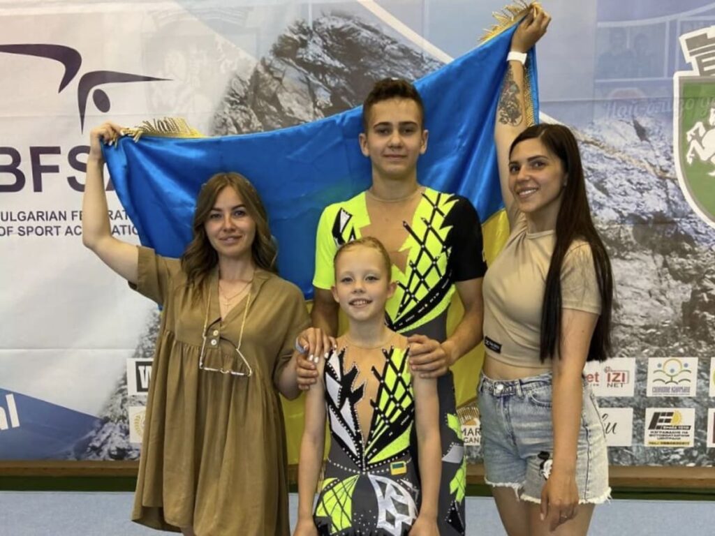Каменчане покоряют Международный турнир по спортивной акробатике