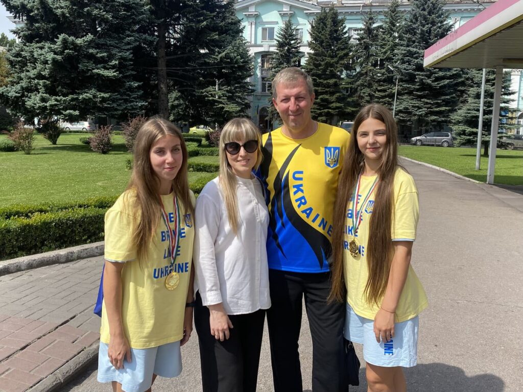 В Каменском поздравили чемпионок Европы по черлидингу