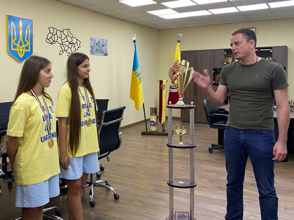 В Каменском поздравили чемпионок Европы по черлидингу