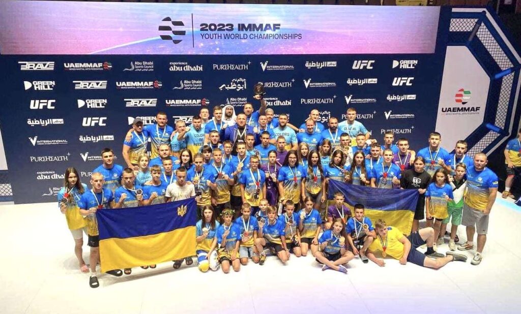 Третий год подряд сборная Украины побеждает на чемпионате мира по смешанным единоборствам ММА
