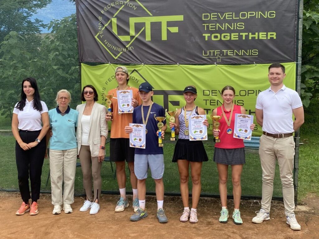 В Каменском поздравили чемпионку Украины по теннису