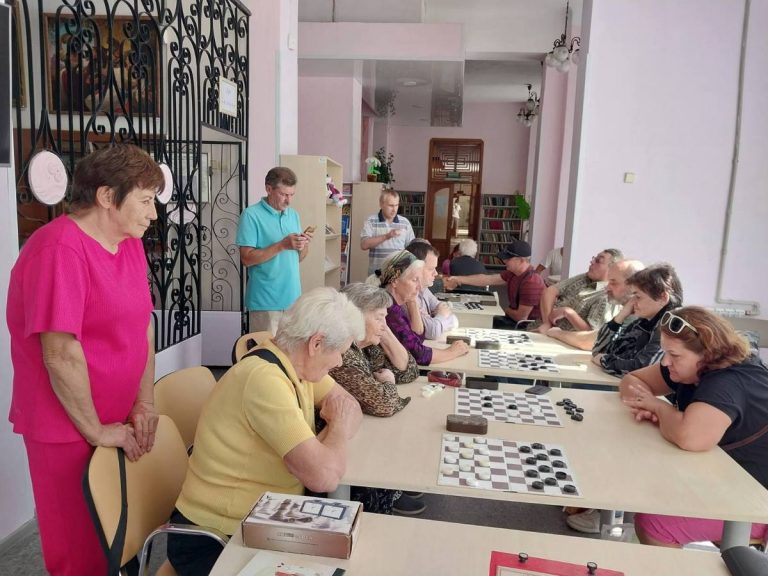 В Каменском прошел чемпионат города по шашкам среди спортсменов с инвалидностью