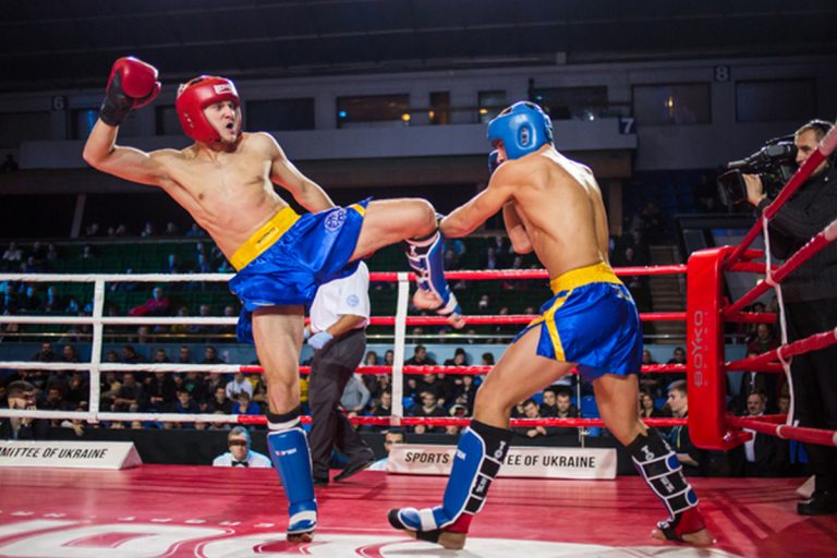 Кикбоксеры Днепропетровщины соревнуются на чемпионате Украины