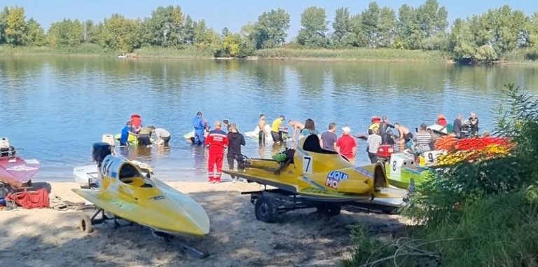 Дніпряни стали призерами чемпіонату України з водно-моторного спорту