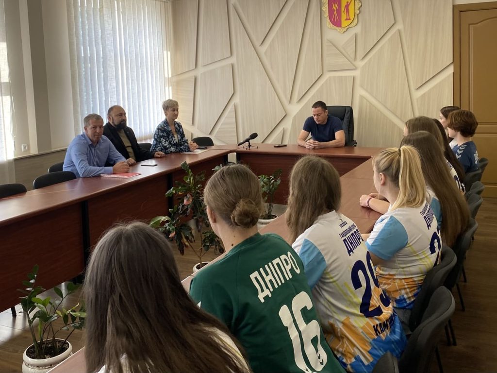 Гандболистки Каменского посоревнуются на Чемпионате Украины