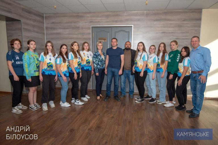 Гандболистки Каменского посоревнуются на Чемпионате Украины