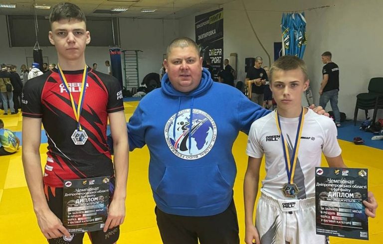 Каменские спортсмены стали призерами областного чемпионата по фри-файту