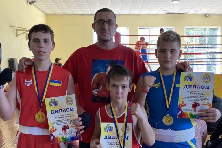 Новомосковские боксеры стали призерами областного чемпионата