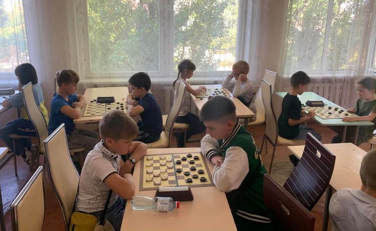 Вихованці кам’янської ДЮСШ№1 дебютували на чемпіонаті міста з шашок