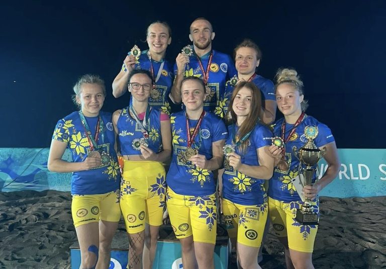 Криворожанка Анастасия Кравченко вошла в тройку лидеров Чемпионата мира по пляжной борьбе