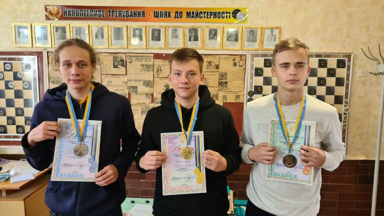 В Каменском определились лучшие шашисты