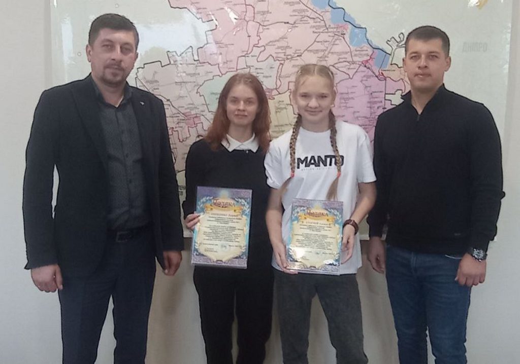 В Каменском поздравили призеров Чемпионата мира по казацкому двобою