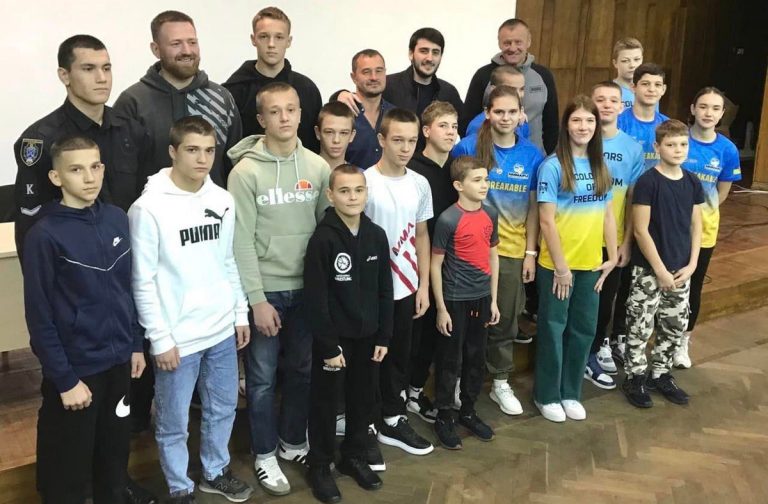 Кращих представників ММА Дніпропетровщини привітали з визначними досягненнями