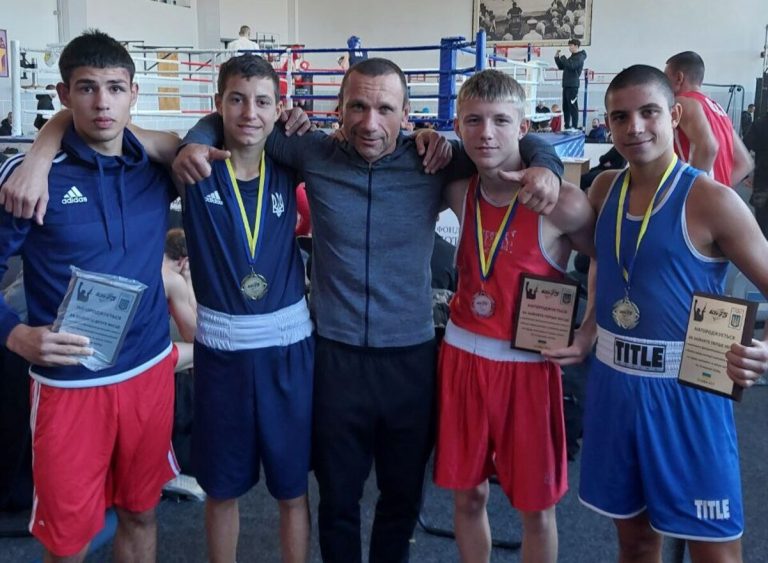 Боксеры из Никополя успешно выступили на областном чемпионате