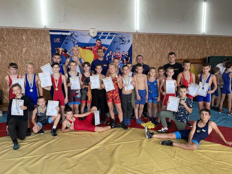 Юні спортсмени з Кам’янського завоювали 9 нагород на чемпіонаті з греко-римської боротьби