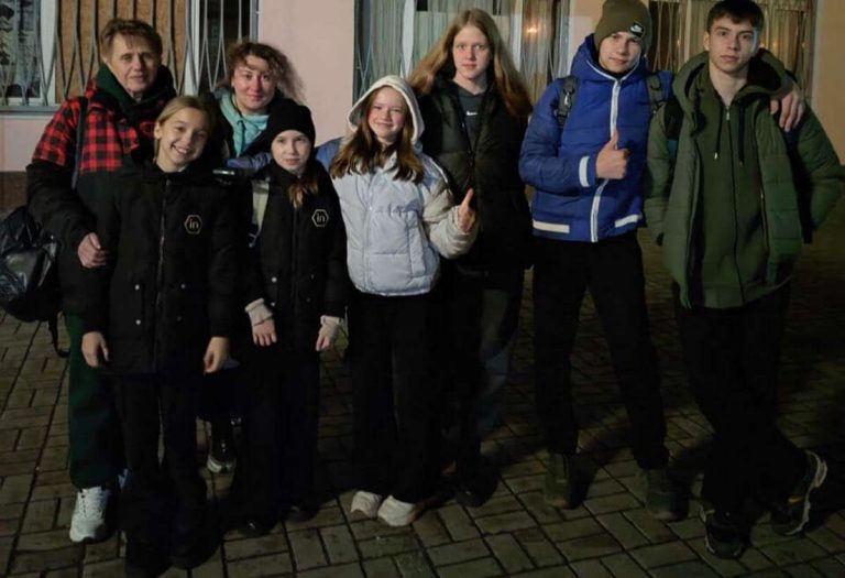Акробаты Каменского выступят на чемпионате Украины