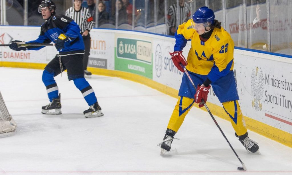 Молодіжна збірна України з хокею виграла свій перший матч