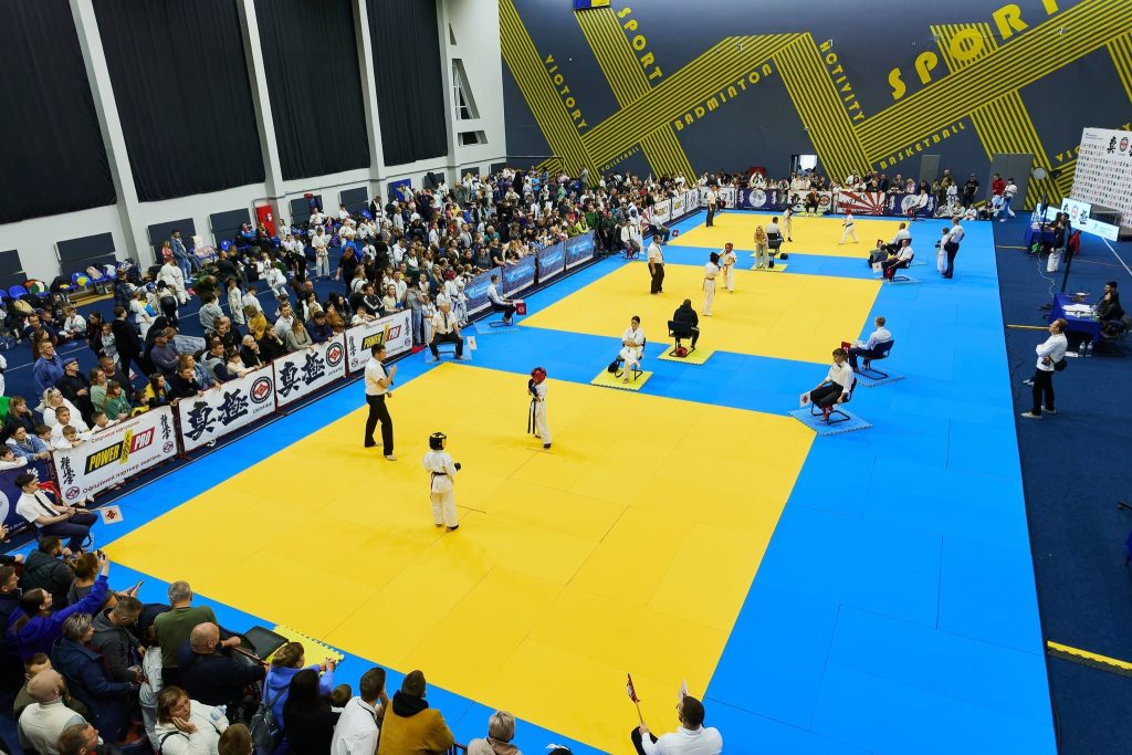 Каратисти з Кривого Рогу здобули численні нагороди на Чемпіонаті України